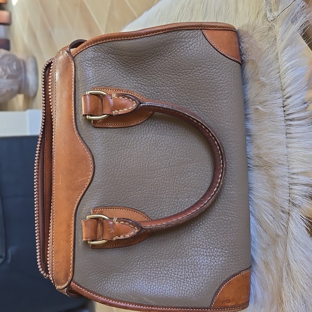 Dooney & Bourke Handbag - Picture 2 of 9